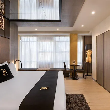 Hugo's Boutique - Adults Only 4*