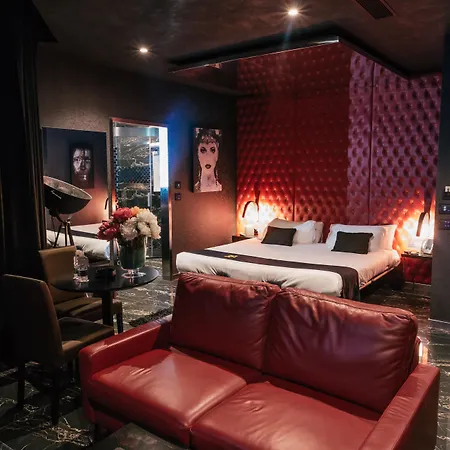 Hugo's Boutique - Adults Only 4*