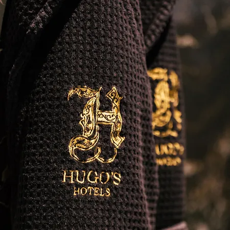 Hugo's Boutique - Adults Only 4*