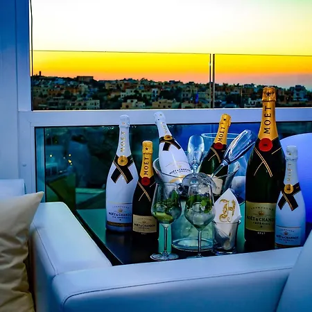 Hugo's Boutique - Adults Only 4*