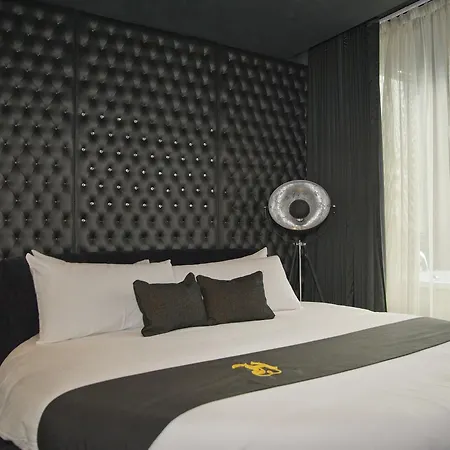 Отель Hugo's Boutique - Adults Only 4*
