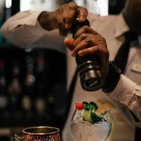Hugo's Boutique - Adults Only 4*