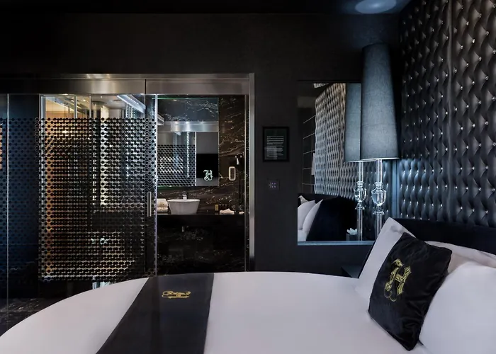 Hugo's Boutique - Adults Only 4* Saint Julian's