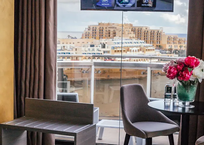 Hugo's Boutique - Adults Only 4*