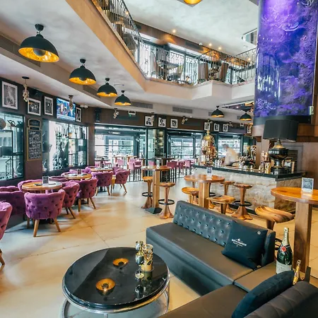 Hugo'S Boutique Hotel - Adults Only Hotell