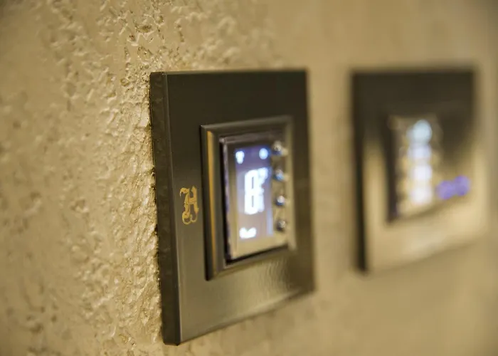 Hugo's Boutique - Adults Only